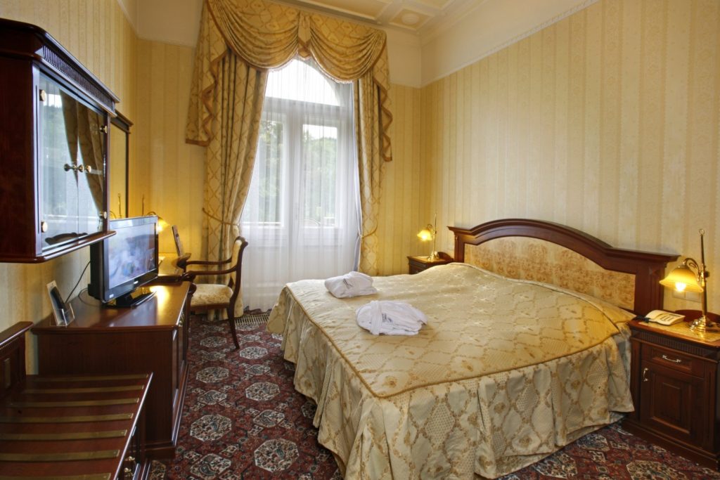 21_Nove-Lazne-Suite-Executive-02-maxi2564